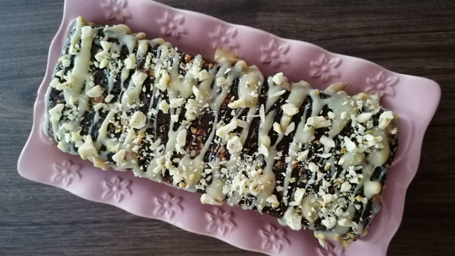 Sunumu Yeter: Beyaz Çikolatalı Mozaik Pasta
