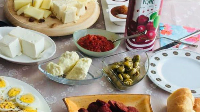 Ekmeğe Sürüp Yemelik: Traksos