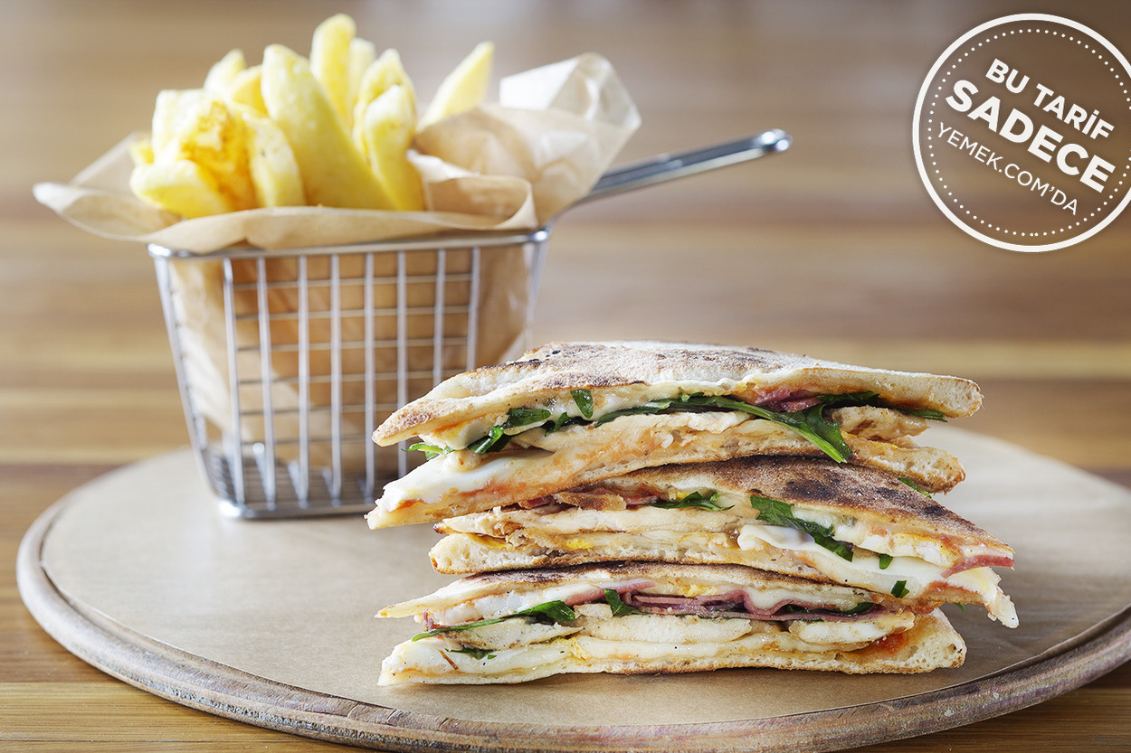 Kitchenette'den: Pizza Club Sandwich