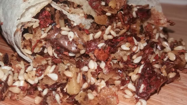 Yılın Kahvaltı Sofrası Adayı: Yufkada Cevizli Biberli Kavurma
