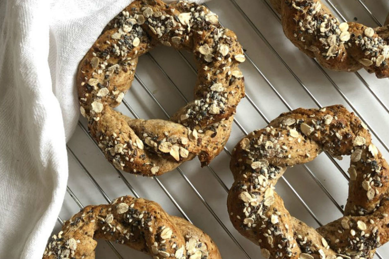 Hafiflik Severlere: Tahıllı Sağlıklı Simit