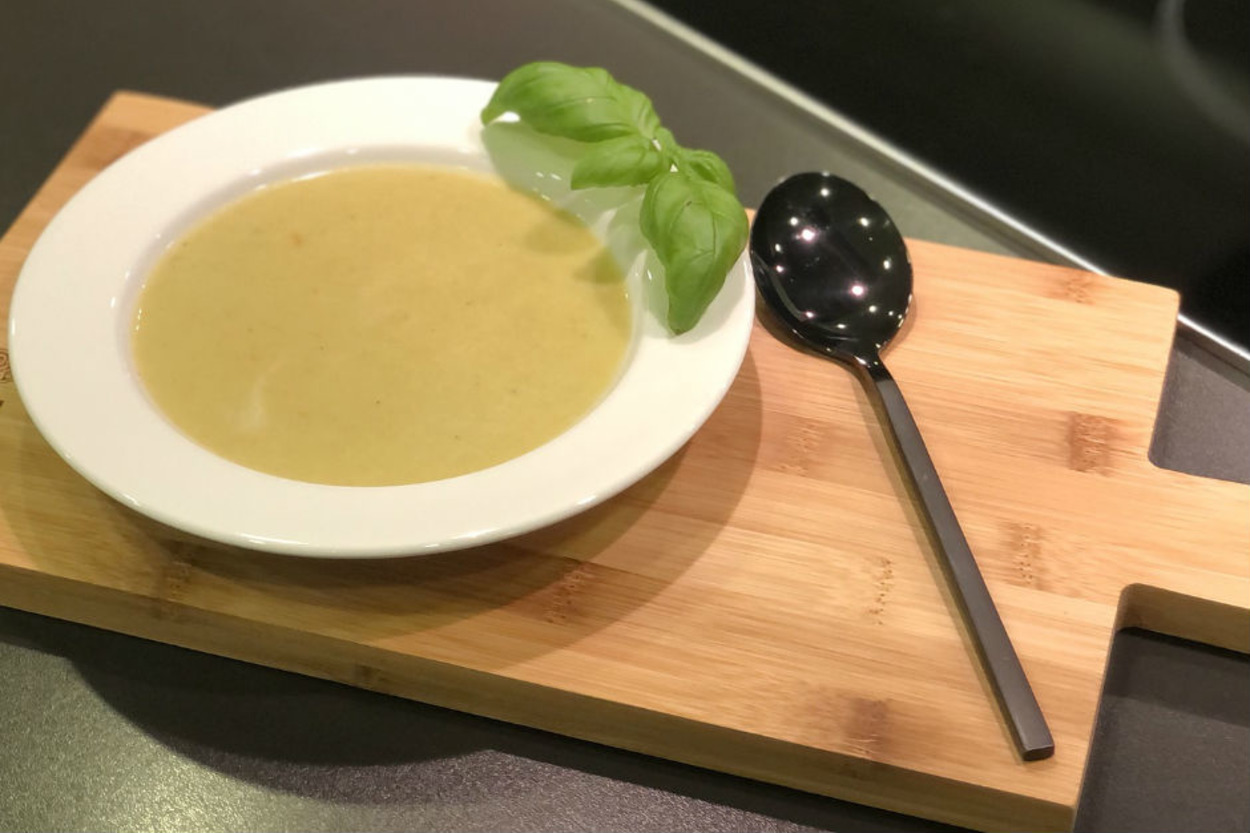 İç Isıtır: Kremalı Brokoli Çorbası