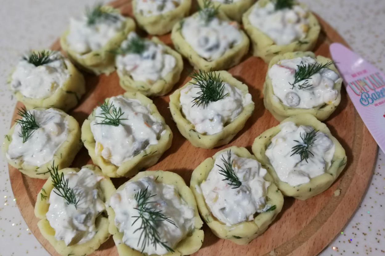 Meze Niyetine: Garnitürlü Patates Çanakları