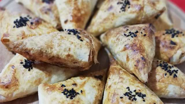 İçi Dolu Dolu: Bol Malzemeli Muska Böreği