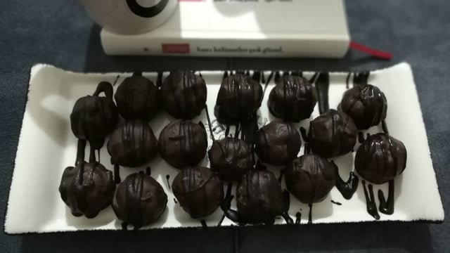 Kahvenin Yanına: Çikolatalı Truff
