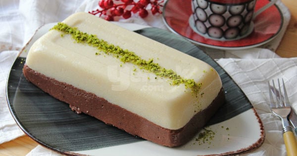 iki-renkli-irmik-tatlisi5