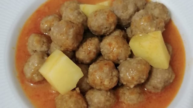 Yemelere Doyamayacağınız: Şekli Bozulmayan Patatesli Sulu Köfte
