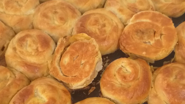 Nefis İç Harcıyla: Patlıcanlı El Açması Börek