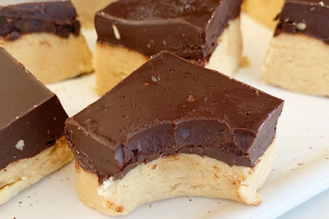Pişmeyen, Glutensiz: Fıstık Ezmeli Bitter Çikolatalı Fudge
