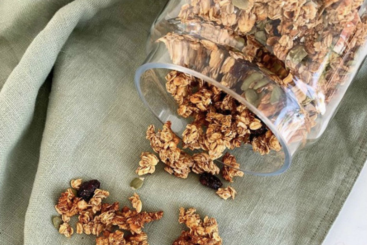Kavanozda Saklamalık: Ev Yapımı Rafine Şekersiz Granola
