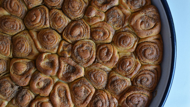 Bir Tepsi Mutluluk: Haşhaşlı Tatlı Çörek