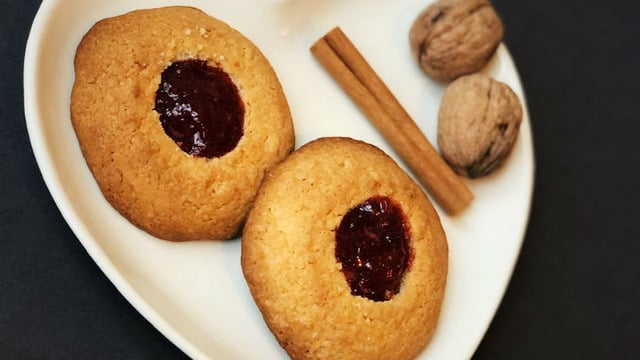 Damakta Kalacak: Reçelli Kurabiye