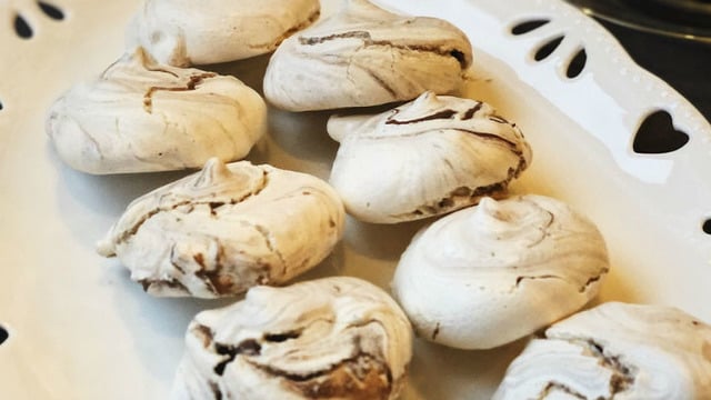 Pastane Usulü: Çikolatalı Beze