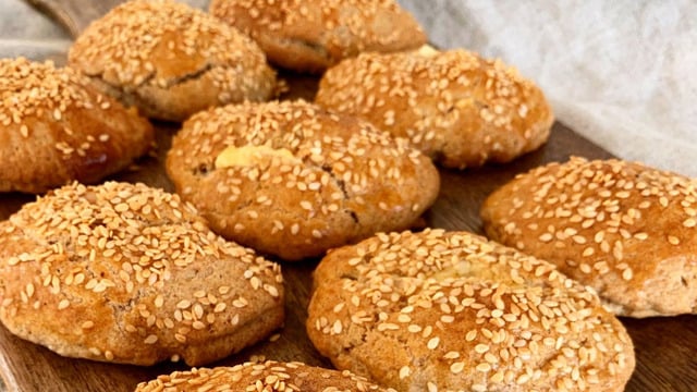 Tam Buğday Unlu: Mayasız Çıtır Anne Poğaçası