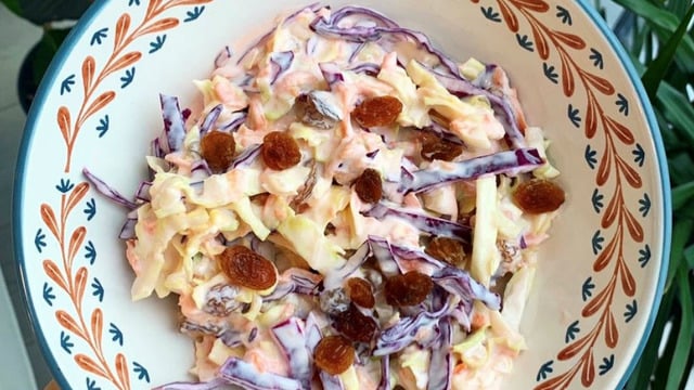 Mayonezsiz: Sağlıklı Coleslaw Salata