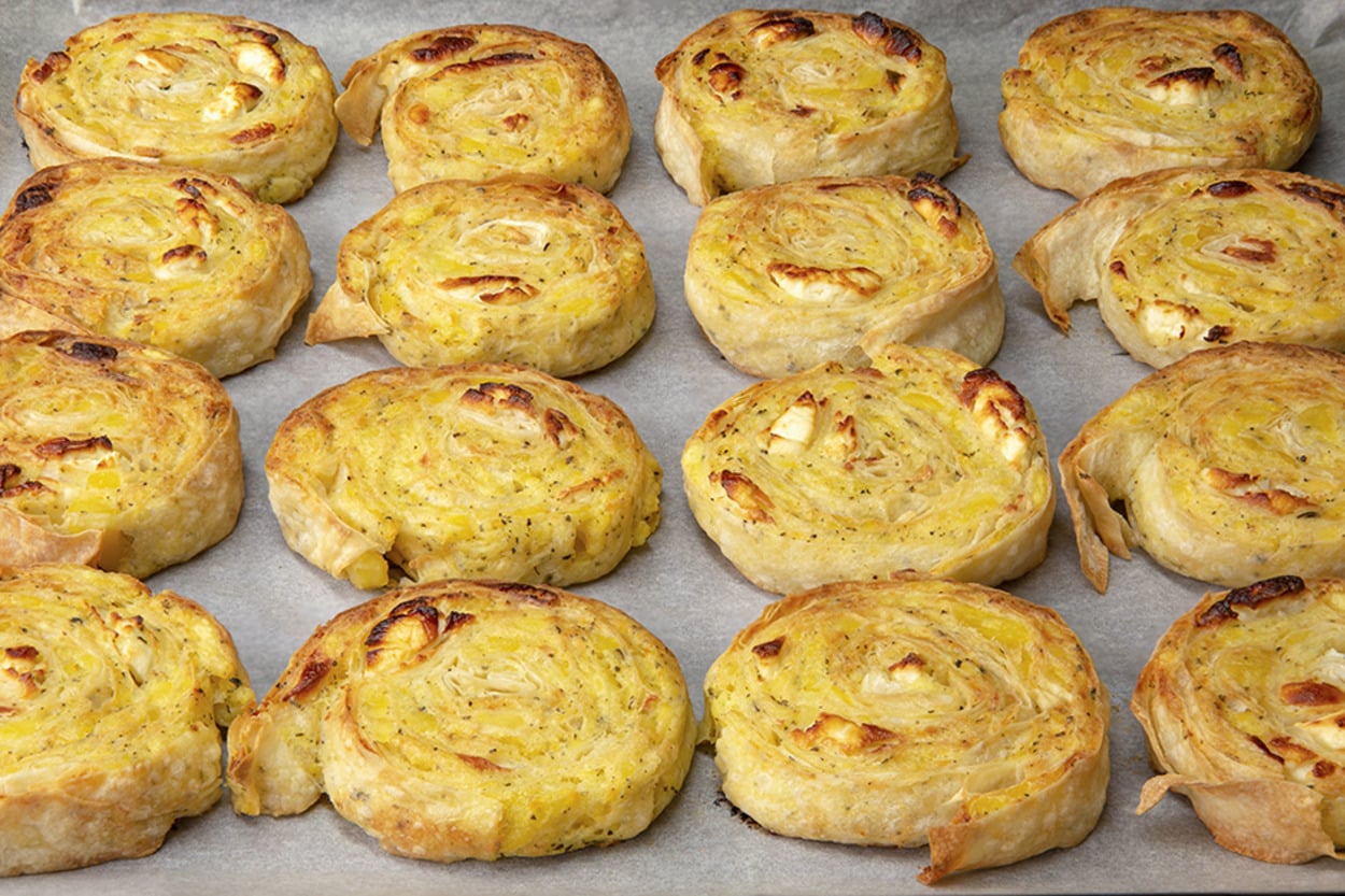 Bildiklerinden Farklı: Patatesli Rulo Börek