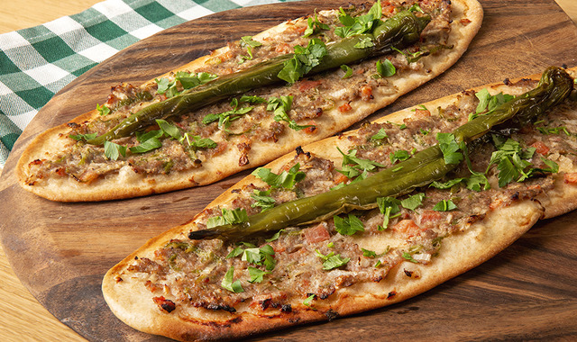 Memleketler Yarışıyor: Konya'dan Etli Ekmek