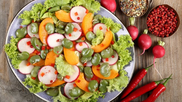 Hafiflik Onda: İç Baklalı Yaz Salatası