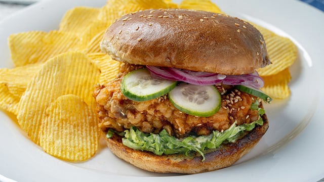 Çıtır Tavuklu: Ev Yapımı Tavuk Burger
