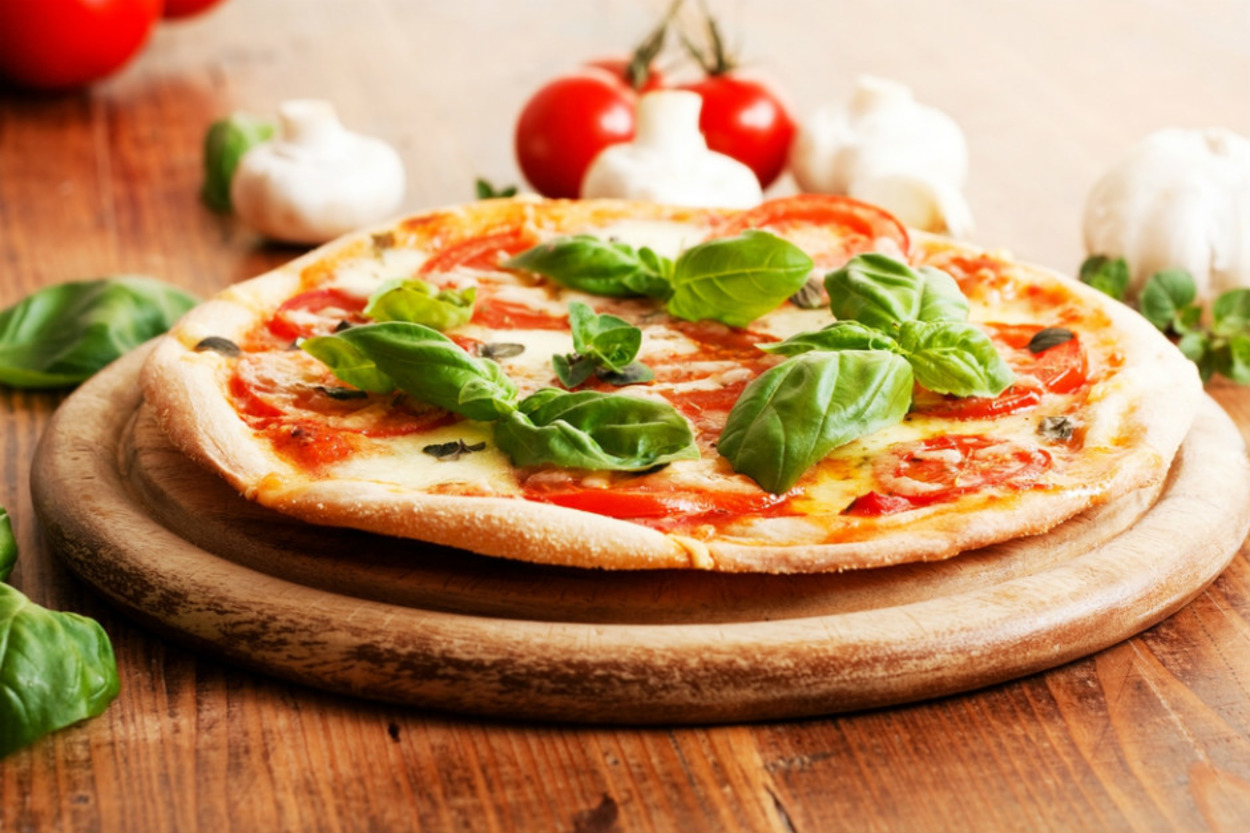 İtalyan Lahmacun: Klasik Pizza