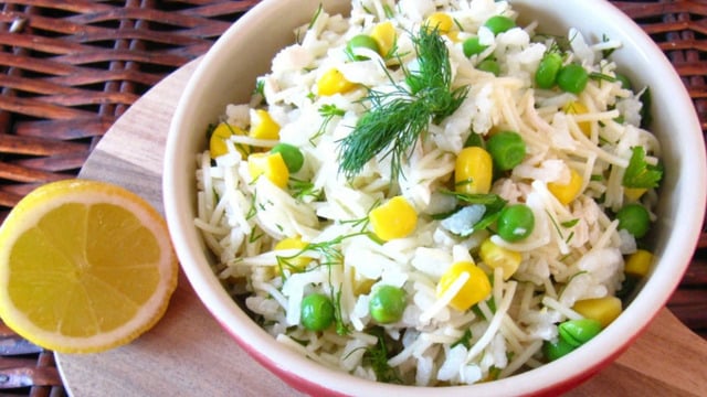 Pilav Üstü Tavuğu Aratmaz: Pirinçli Tavuk Salatası