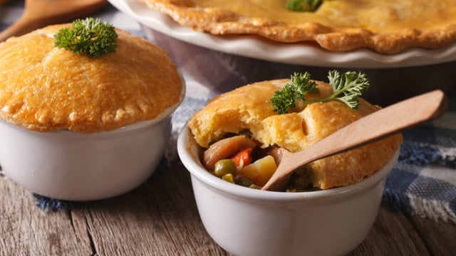 Üstü Kapalı: Sebzeli Tavuklu Tart