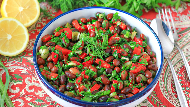 Renk Abidesi: Barbunya Salatası