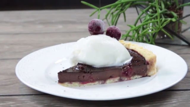 Masum Bir Kaçamak: Vişneli Çikolatalı Tart