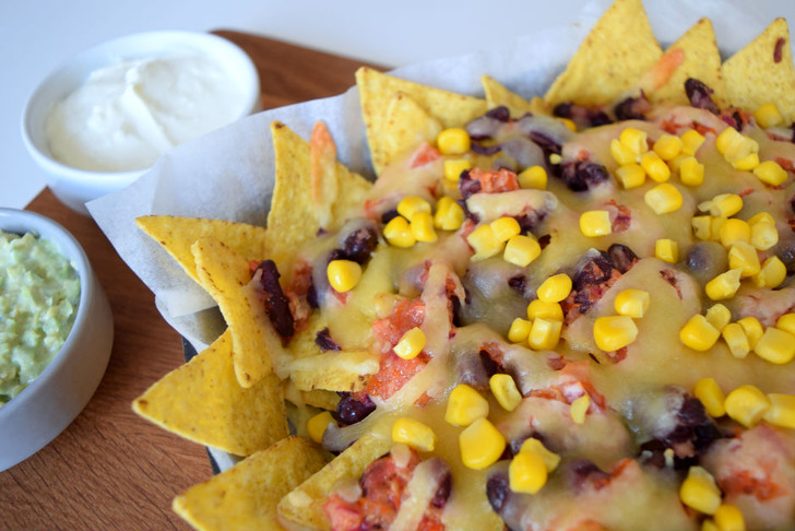 Salsa Soslu Nachos Tarifi