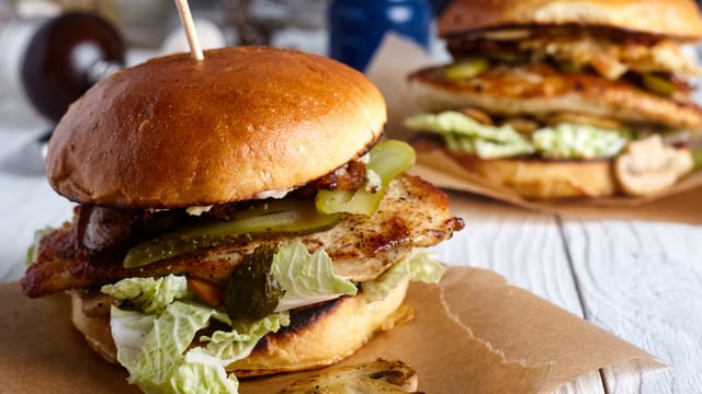 Kızartmadan da Olur: Izgara Tavuk Burger