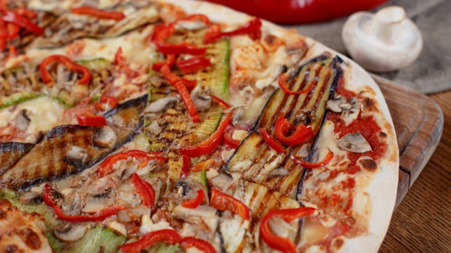 Sebzenin Gücü Adına: Patlıcanlı Pizza