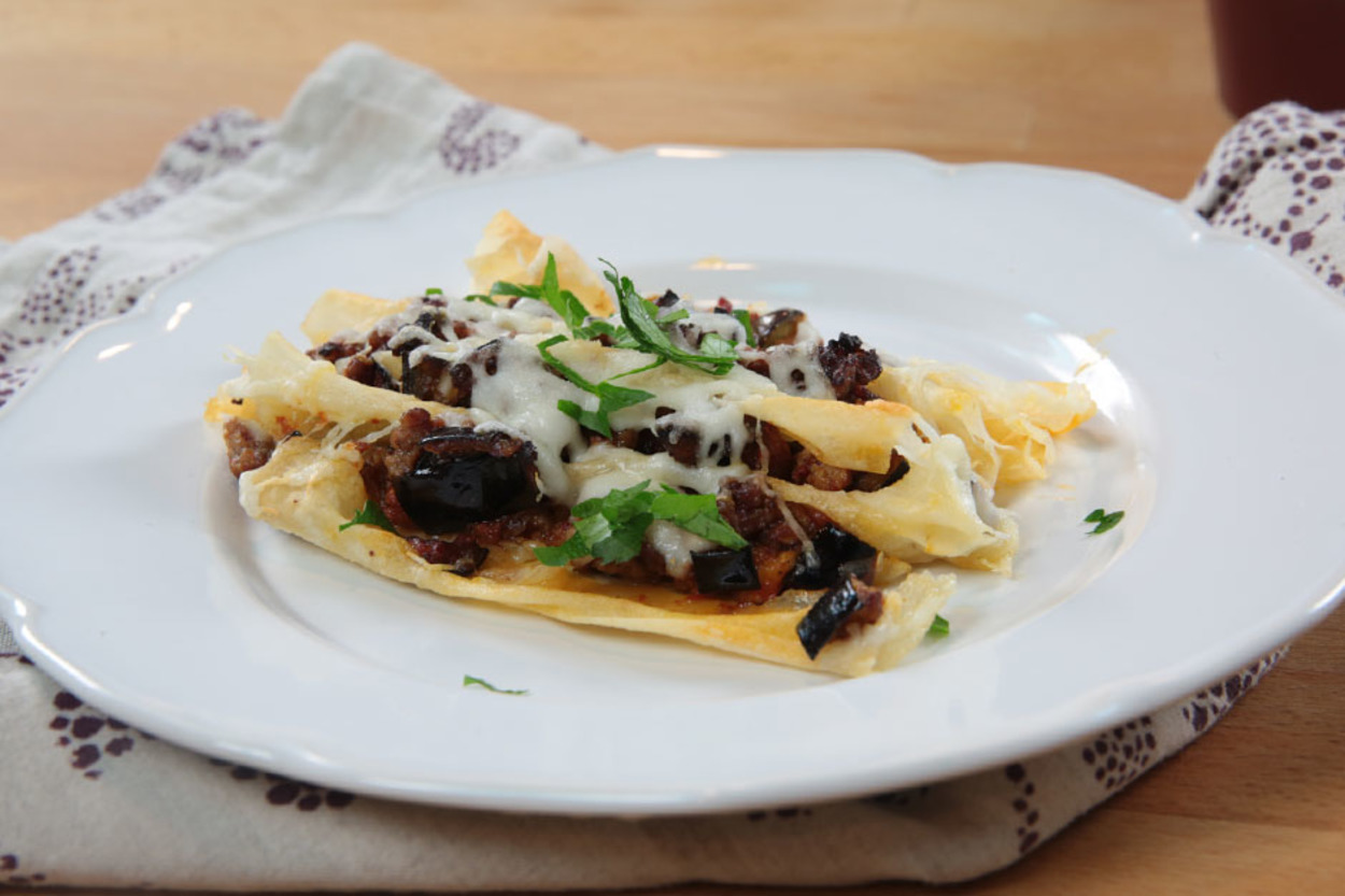 İnce İnce, Dolu Dolu: Patlıcanlı Kıymalı Pileli Börek