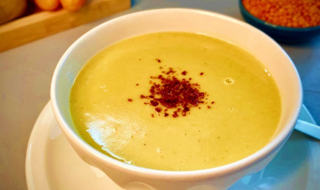 Sofraların Demirbaşı: Süzme Mercimek Çorbası