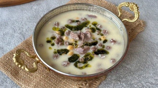 Bol Etli Olsun: Yoğurtlu Yuvalama Çorbası