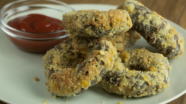 Hamburger Kıskandı: Köfteli Soğan Halkaları