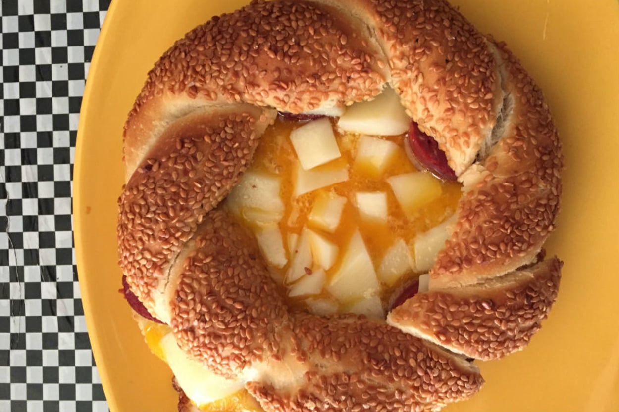Kahvaltının Yeni Gözdesi: Yumurtalı Simit Tost