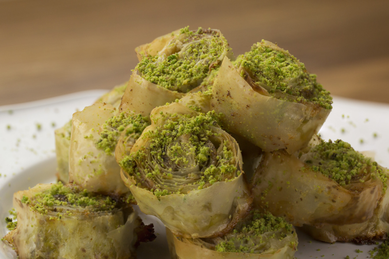 Kendini Baklava Sanıyor: Tahinli Fıstıklı Sarma
