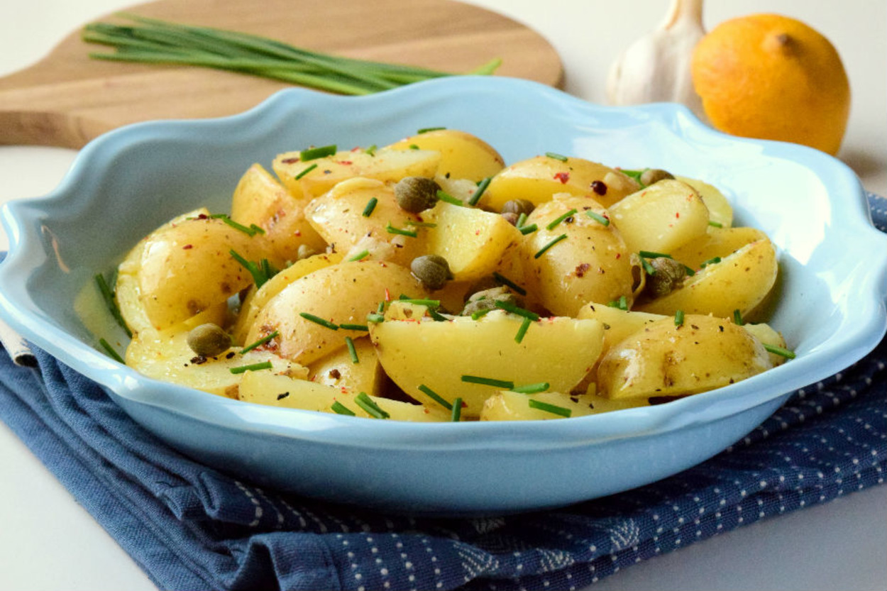 Çok Yakıştı: Kaparili Patates Salatası