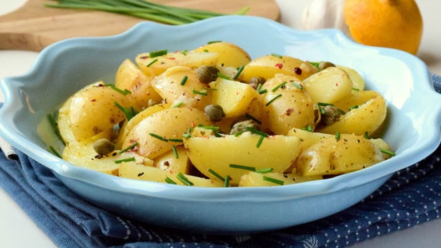 Çok Yakıştı: Kaparili Patates Salatası