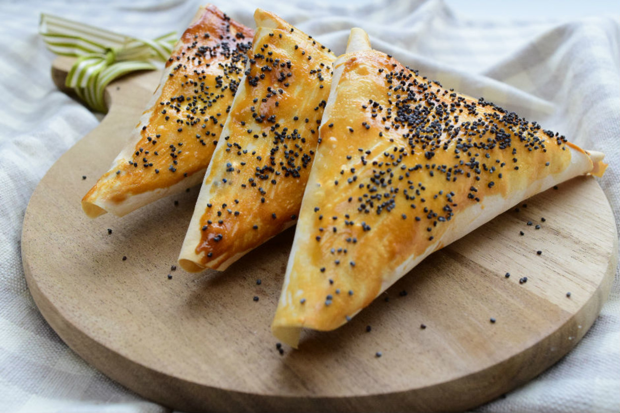 Sarıp Sarmaladık: Tavuklu Garnitürlü Muska Börek