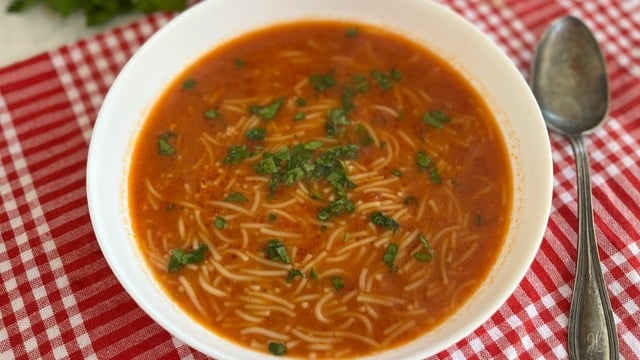 Hastalık Kovar: Tel Şehriye Çorbası