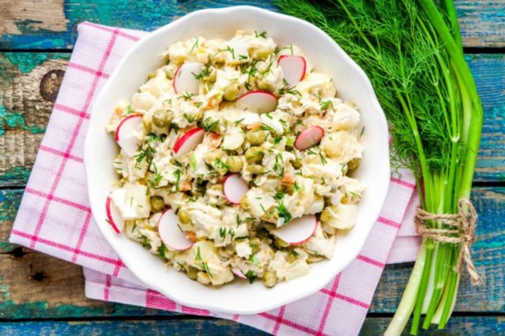 Beş Çayında ya da Altın Gününde İkram Edebileceğiniz 19 Nefis Salata Tarifi