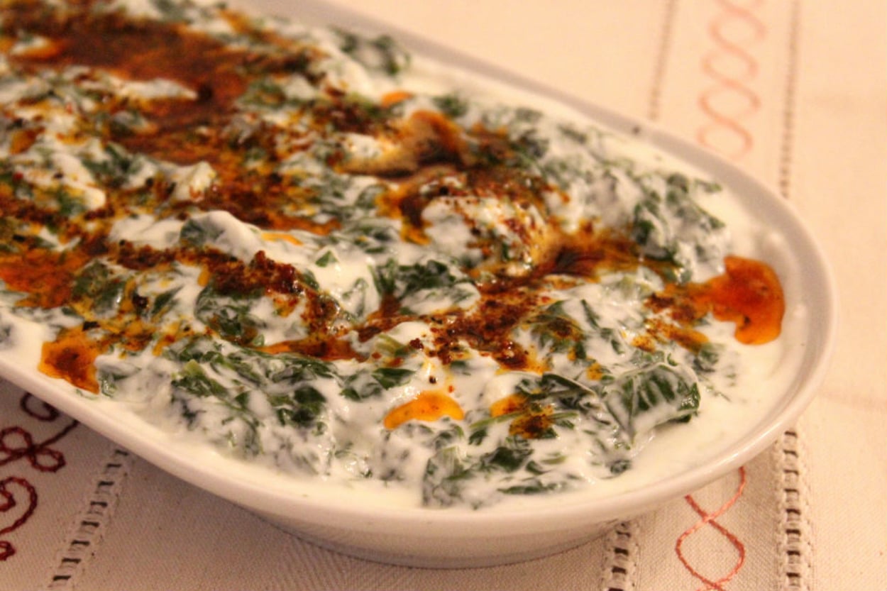 Kolayca Yapılır, Afiyetle Yenir: Pazı Yoğurtlaması