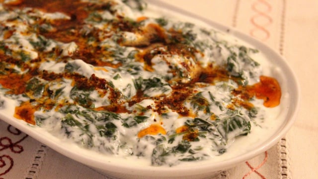 Kolayca Yapılır, Afiyetle Yenir: Pazı Yoğurtlaması