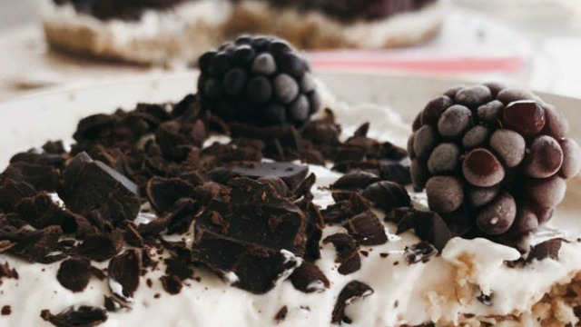 Kolay Tatlı: Hindistan Cevizli Raw Cheesecake