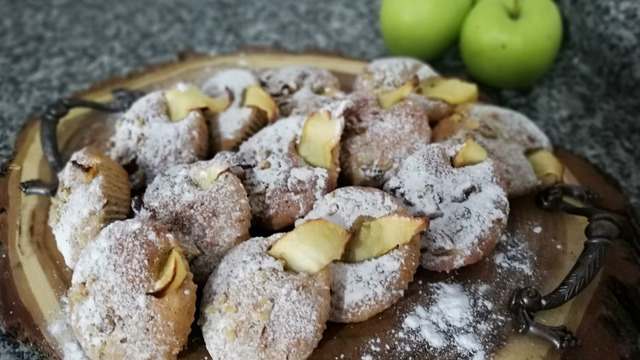 Tam Bir Sonbahar Lezzeti: Elmalı Cevizli Cupcake