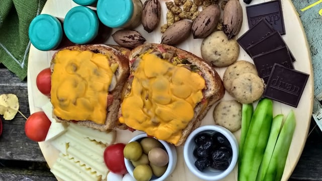Kallavi Tat: Patlıcanlı Mantarlı Ekmek Üstü