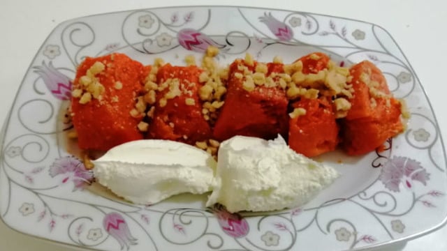 Yanına Kaymak Çok Yakışacak: Cevizli Bal Kabağı Tatlısı