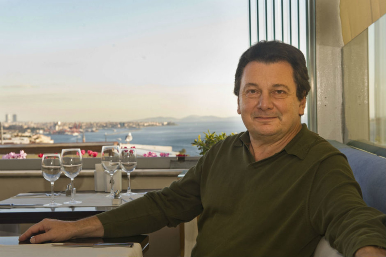 Vedat Milor Sıradan Bir Günde Kendi Evinde Neler Yiyor?