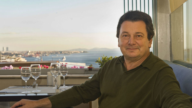 Vedat Milor Sıradan Bir Günde Kendi Evinde Neler Yiyor?